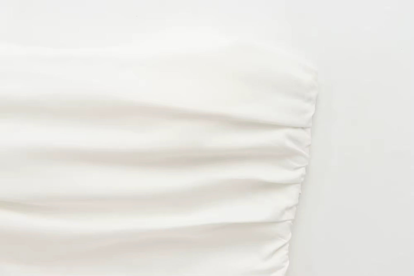 Süßes Off-Shoulder Set – Wellenkante & Plissee-Design