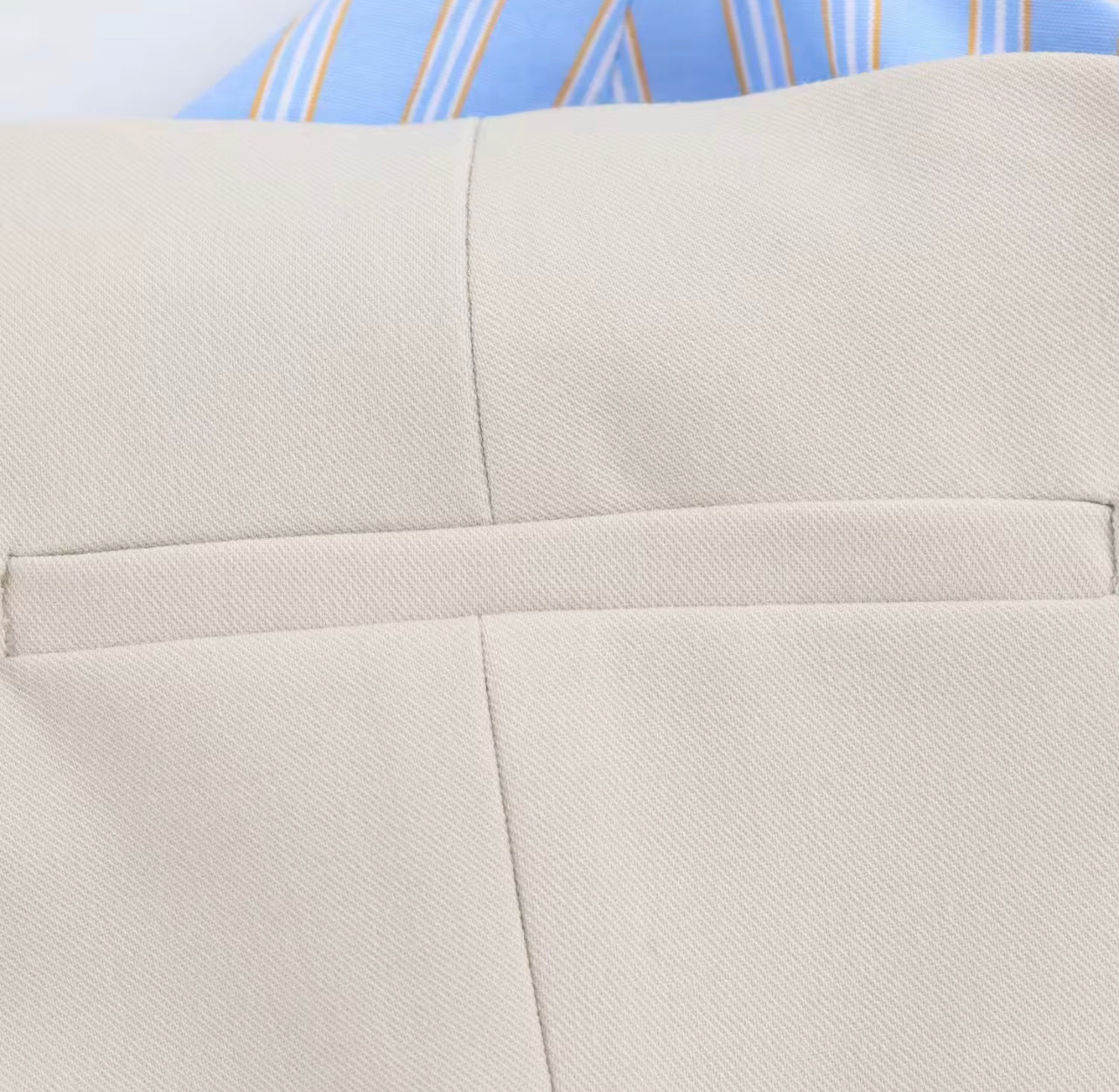 Patchwork Elegance – Gefaltetes A-Linien Kleid