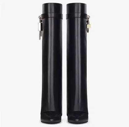Gisele Boots